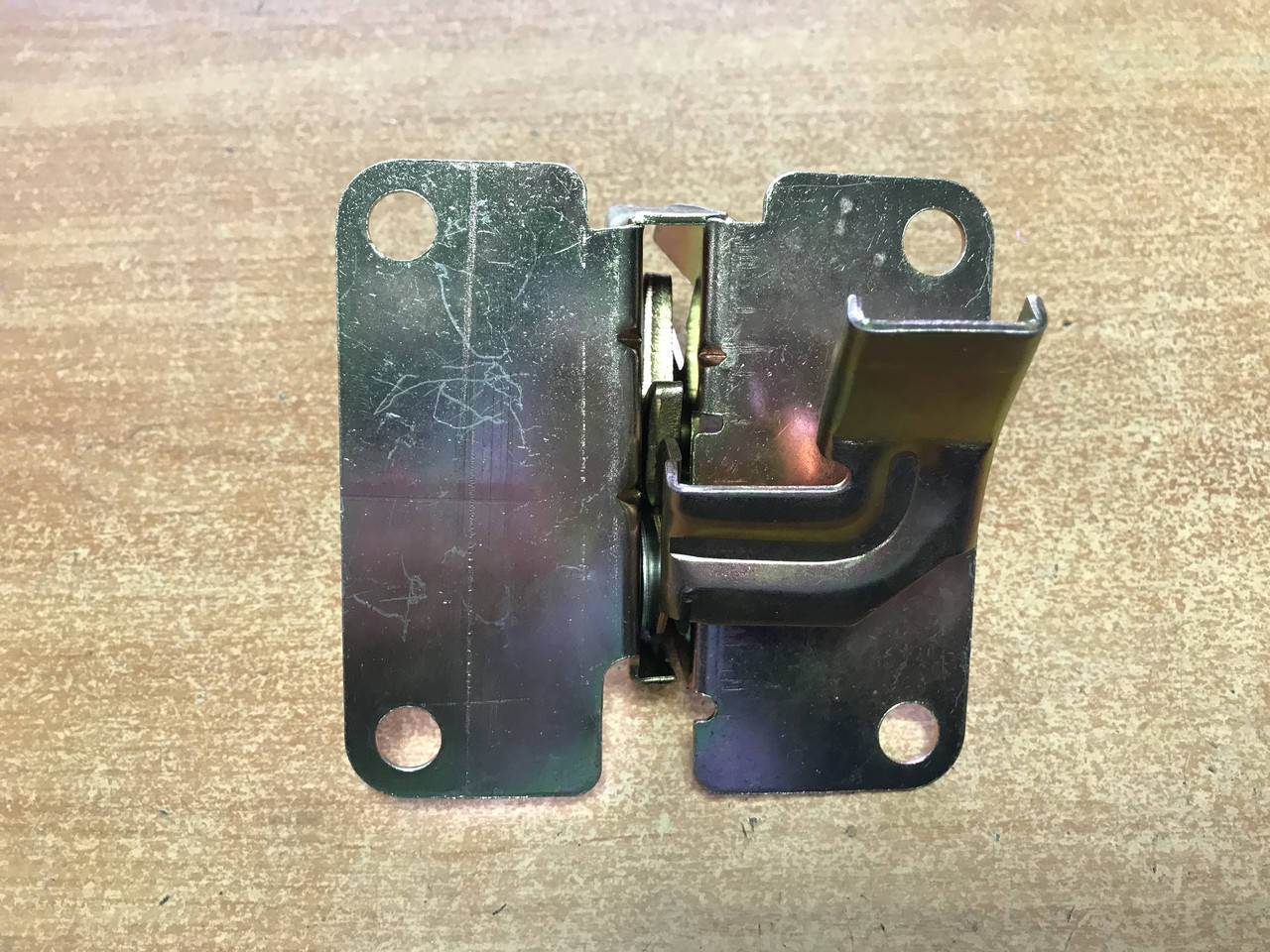 

Замок крышки багажника ГАЗ 2410, 31029 (щеколда)