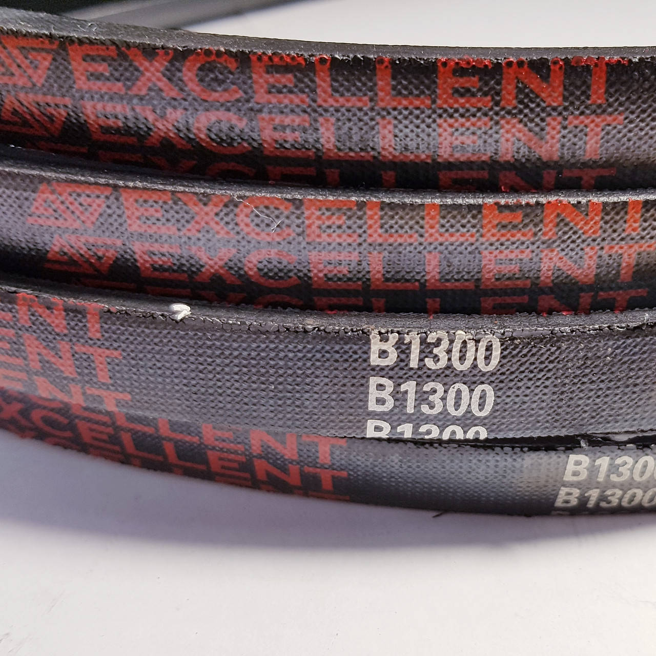 

Ремень приводной клиновой В (17х11)-1300 EXCELLENT