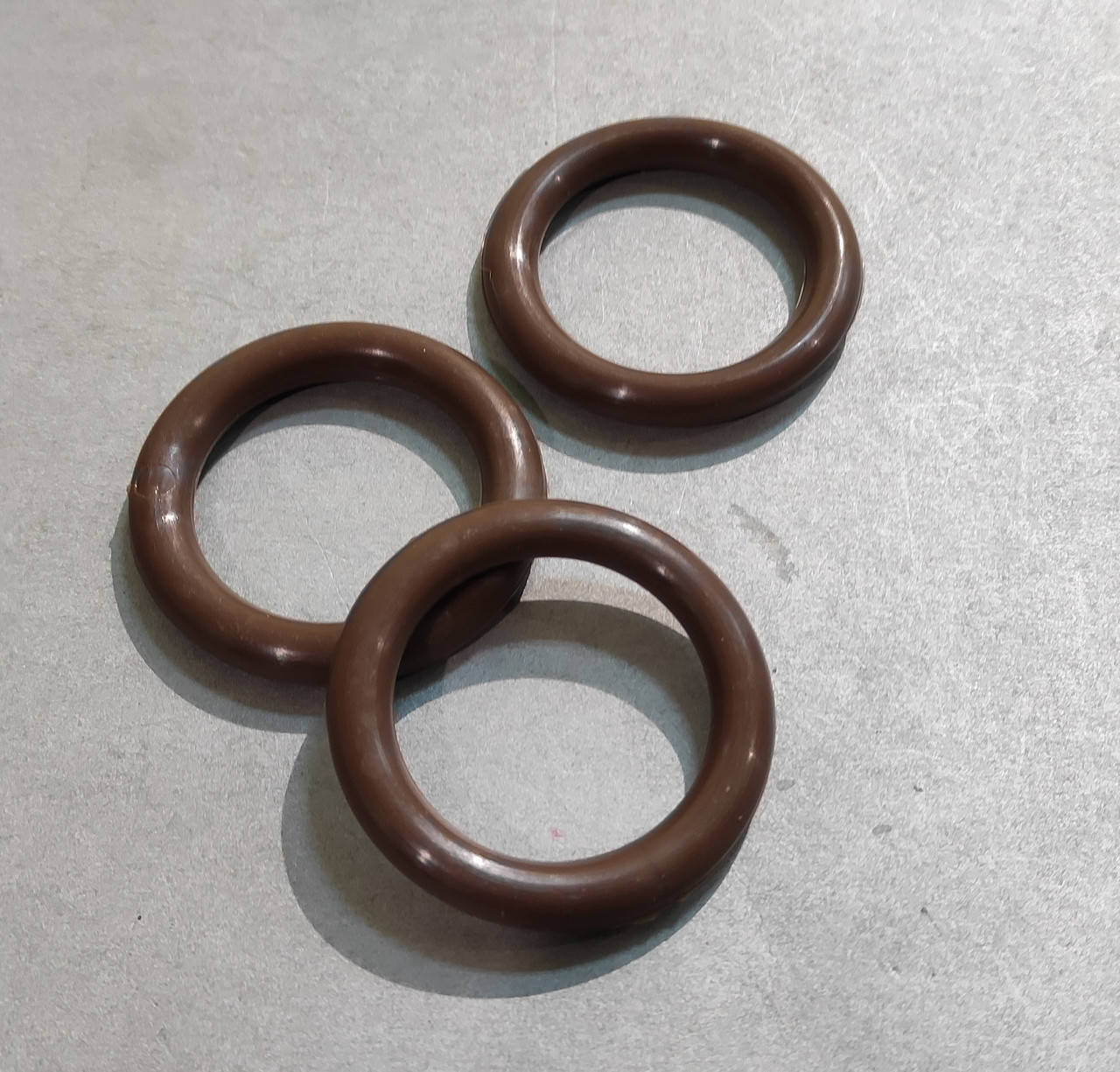 

Кольцо для карниза трубчатого 28мм пластиковое (10шт./уп.) Орех