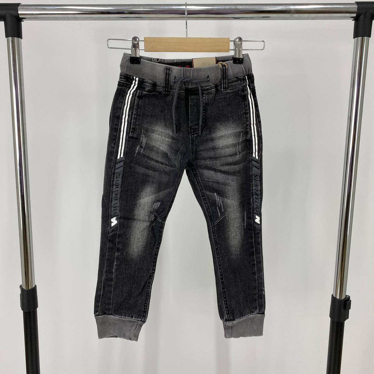 

Серые детские джинсы для мальчика 98-128см. Венгрия - Ke Yi Qi