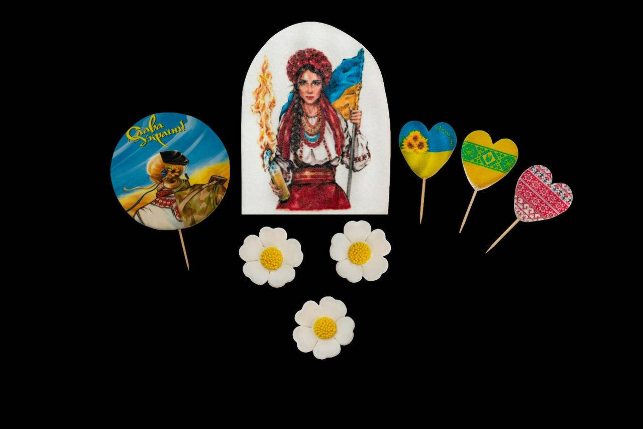 

Прикраса на торт " Слава Україні"