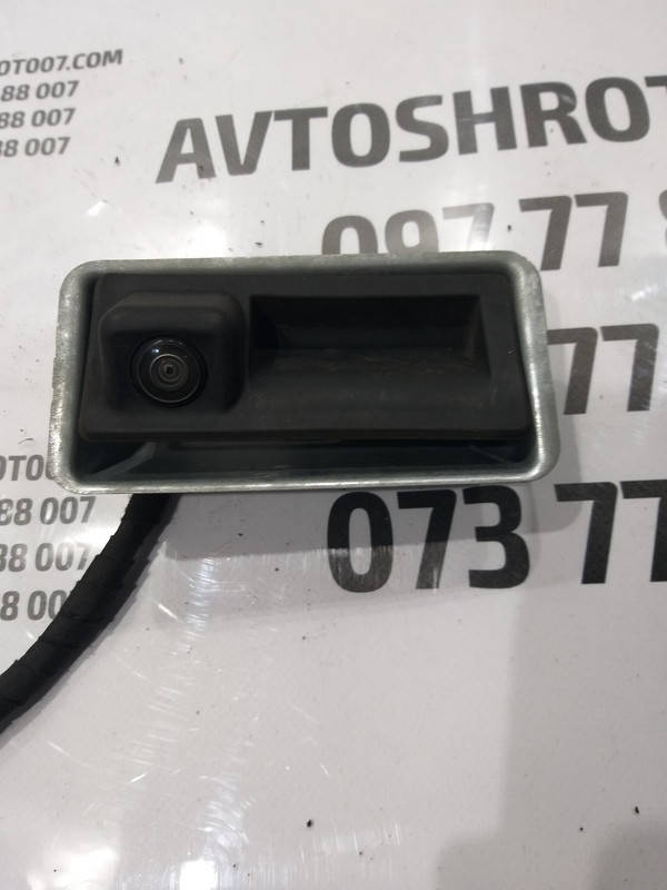 

Камера заднего вида с кнопкой багажника Volkswagen Passat B8 USA 561827566D