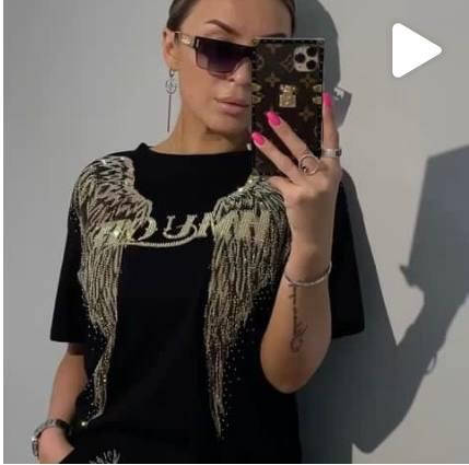 

Женская черная футболка с камешками Турция Mint, Черный