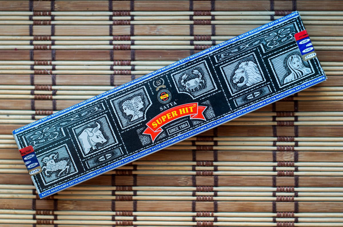 

Благовония Супер Хит Satya super hit 15г Индия