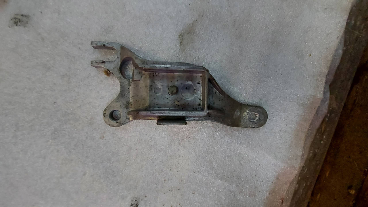 

4B0864283 Кронштейн подлокотника, Audi A6 C5, б/у