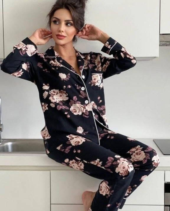 

Пижама Victoria's Secret черная.