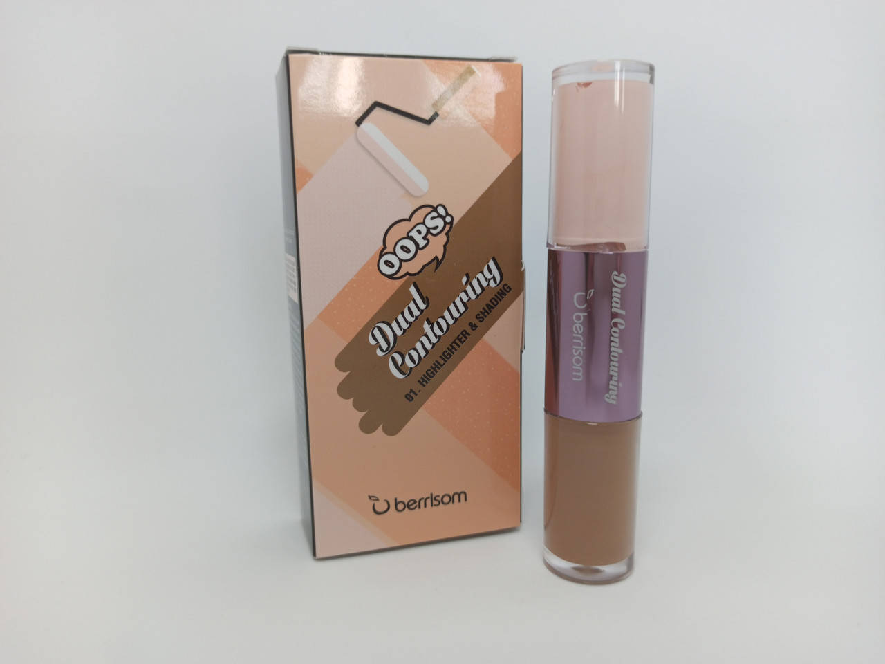 

01 Двустороннее средство для коррекции лица Berrisom Oops! Dual Contouring