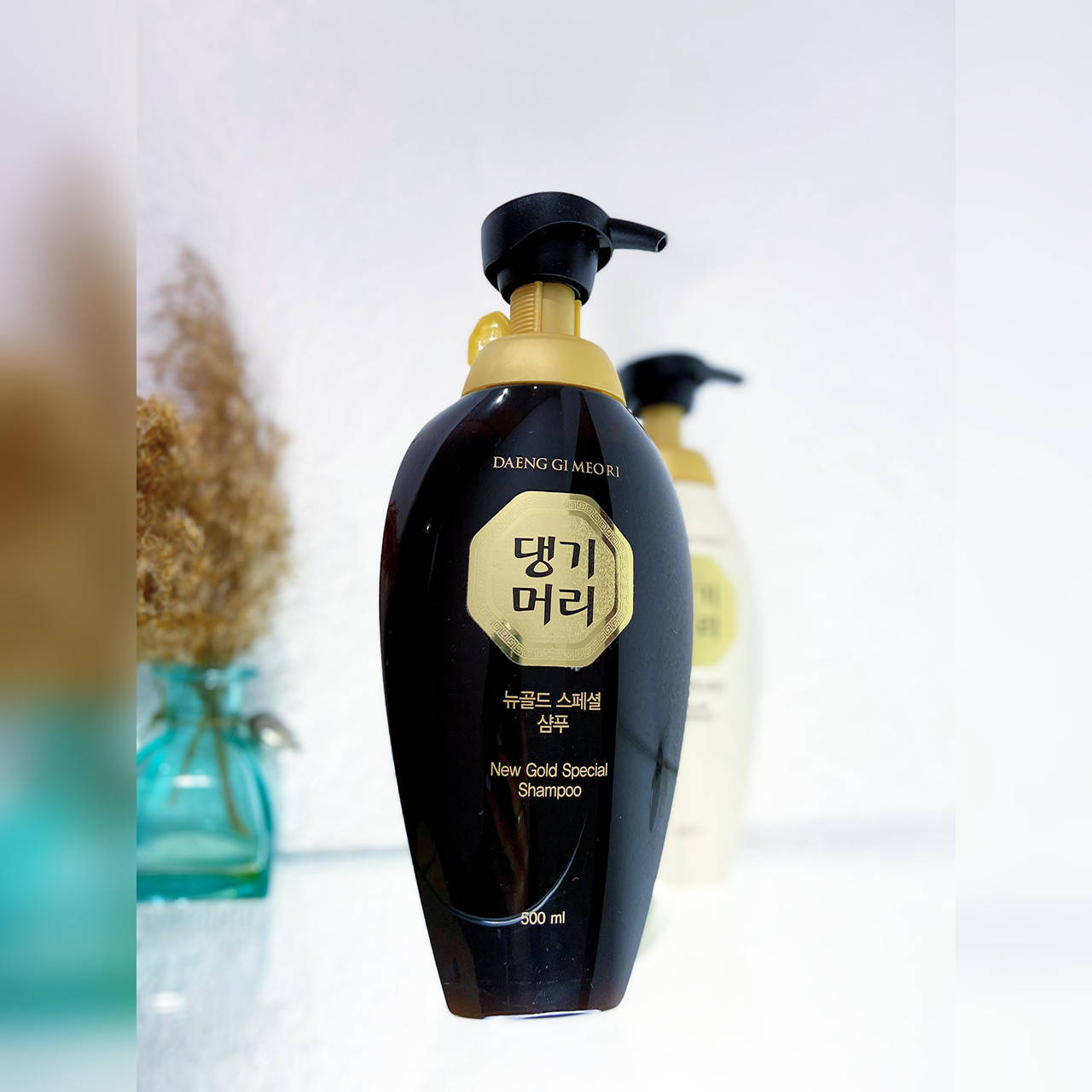 

Укрепляющий шампунь для жирной кожи головы Daeng Gi Meo Ri New Gold Special Shampoo