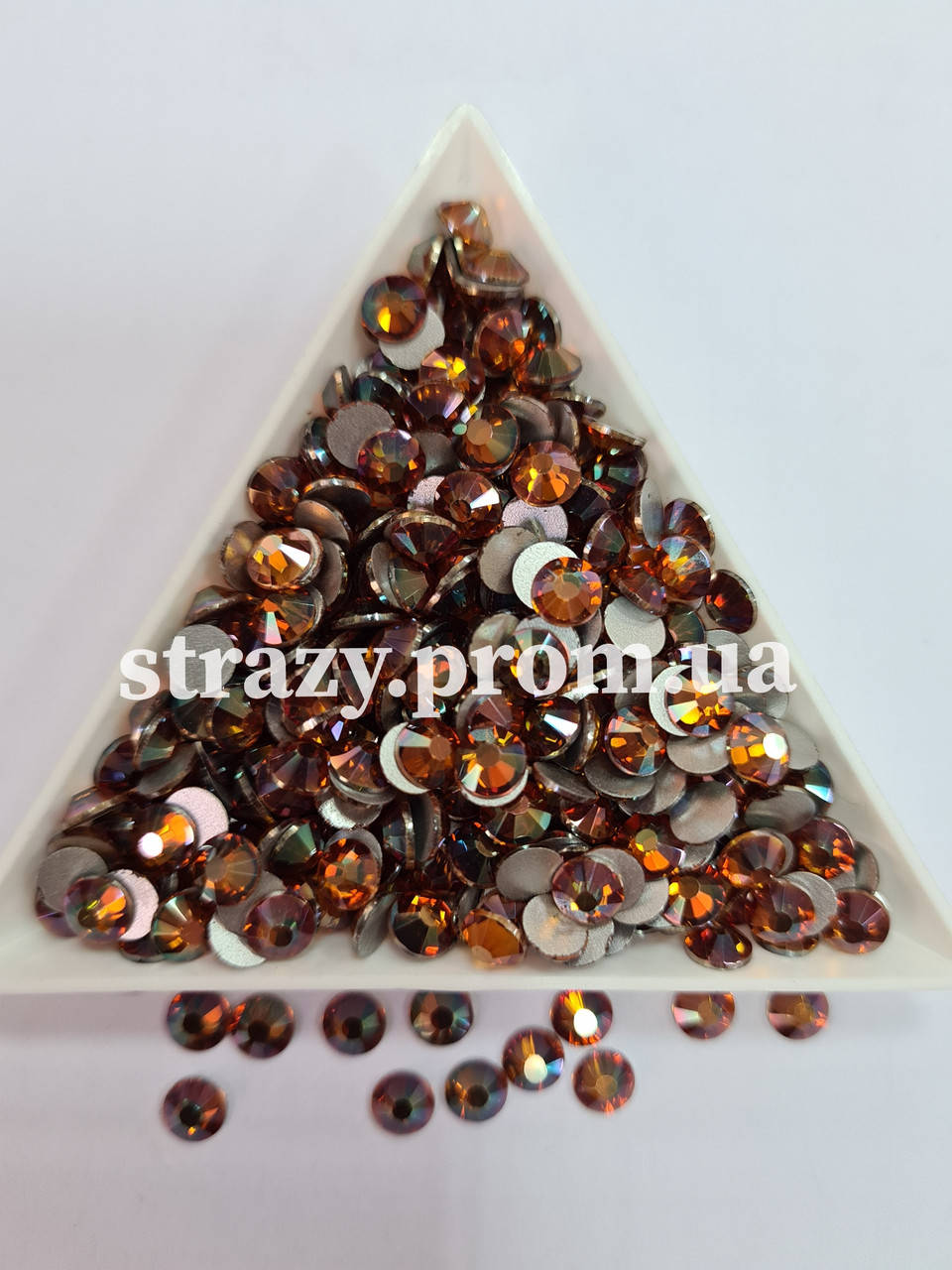 

Стразы ss20 Amber 1400шт, (5,0мм) "Crystal Premium"