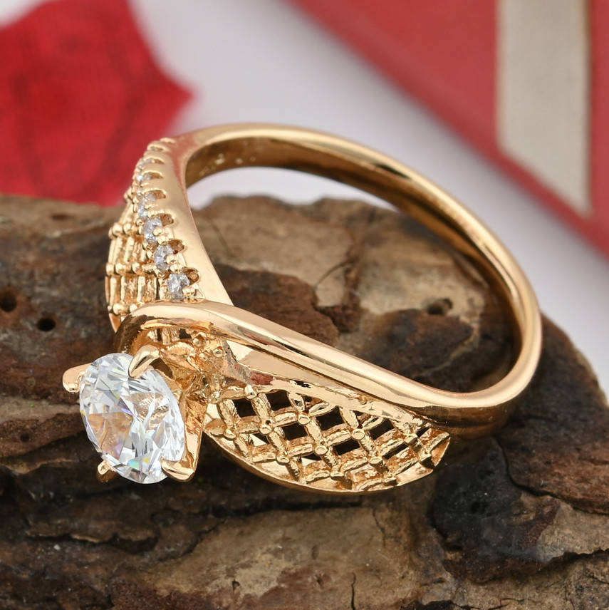 

Кольцо Xuping 15081 ширина 8 мм белые фианиты позолота 18К размер 20