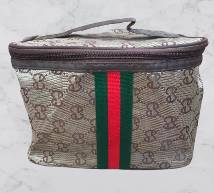 

Органайзер - косметичка дорожная. Коричневый светлый Кладовка