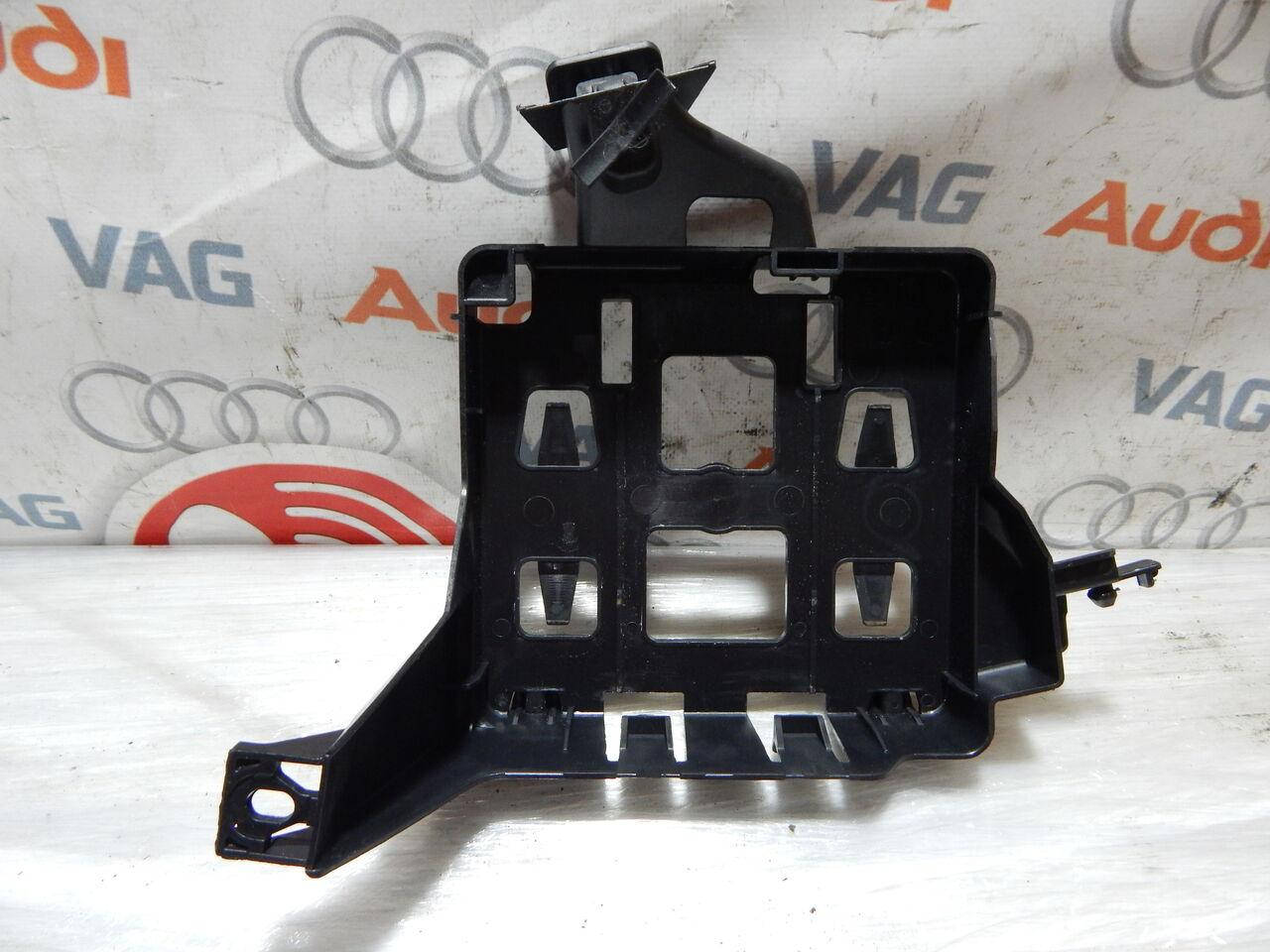 

Б/У Кронштейн блока комфорта AUDI A4 A5 8W0907368