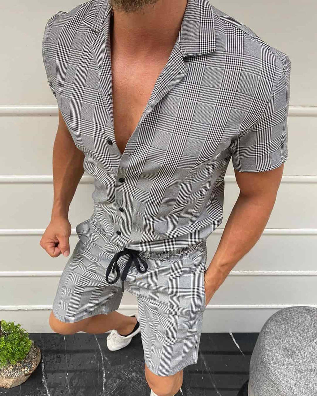 

Мужской серый в клетку летний комплект , шорты + рубашка с коротким рукавом, Турция