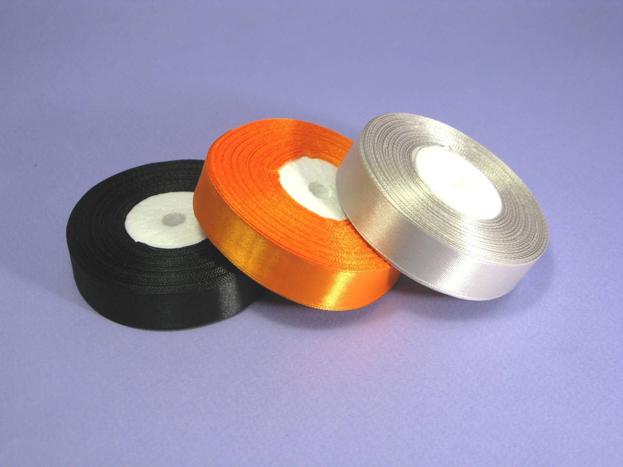 

Стрічка атласна 2см 99 срібляста