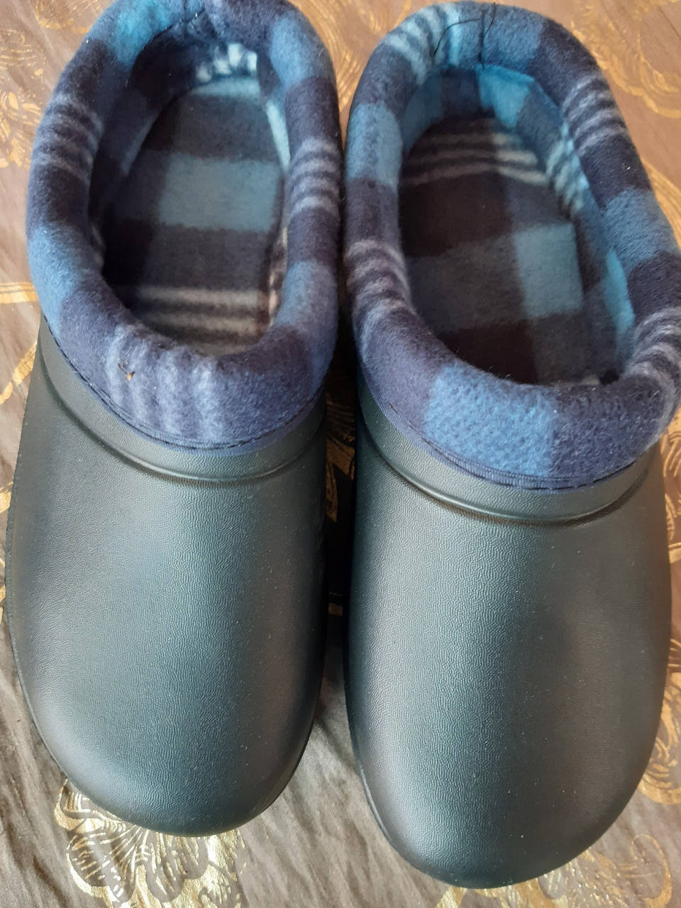 

Полугалоши женские утеплённые, пена, 36 , 37, 38 размер, (реально маломерят на два размера) .