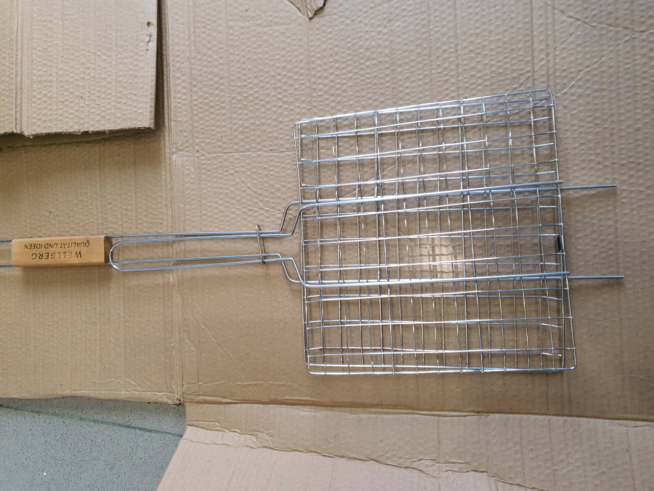 

Решітка-гриль барбікю Wellberg 0717 26*25*2,0 см