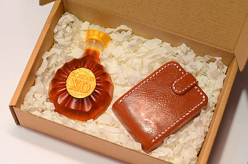 

Набор мыла "Коньяк и портмоне"