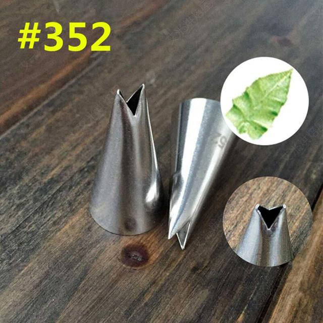 

Насадка кондитерская листик 352