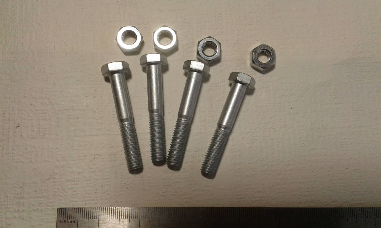 

Болты крепления двигателя Минск