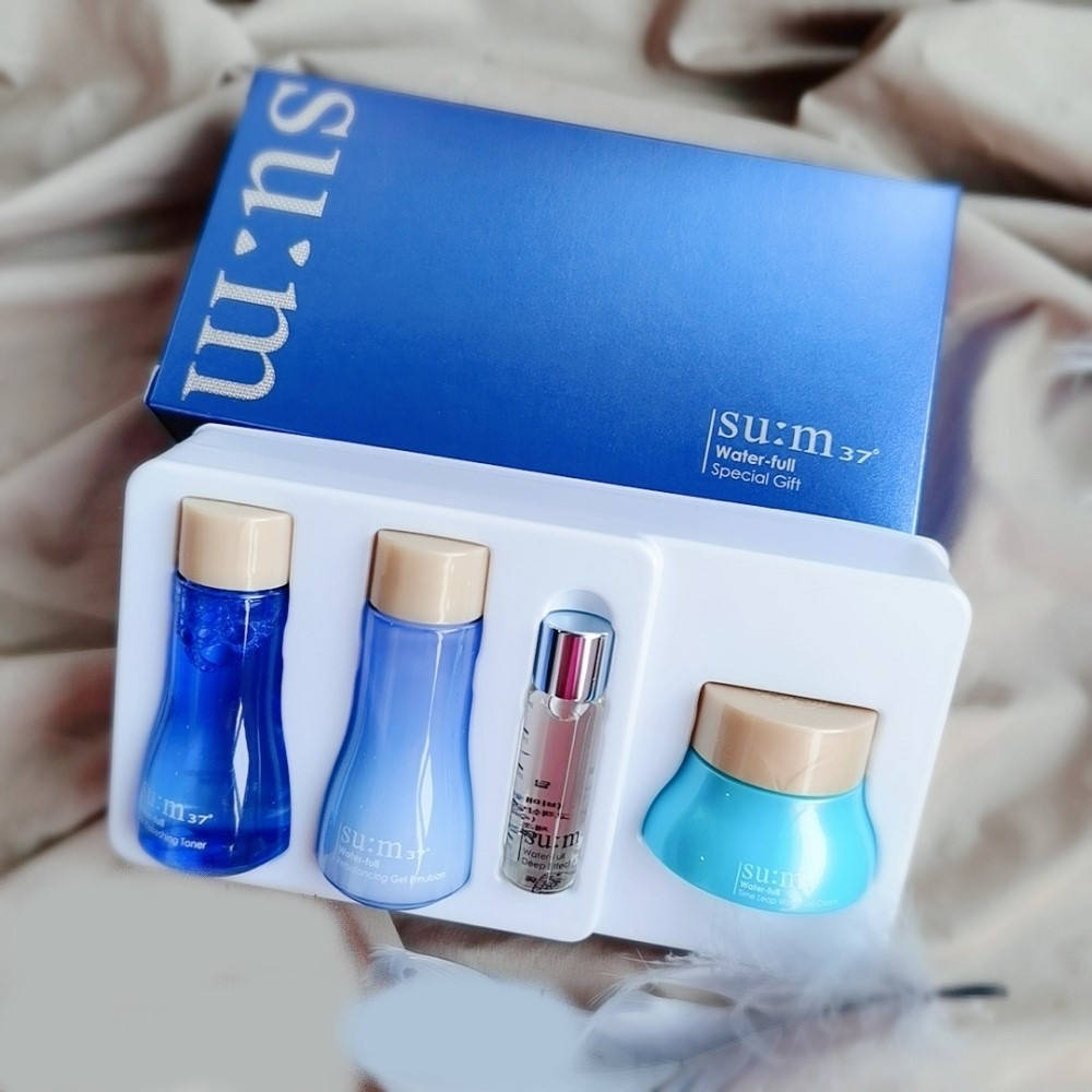 

НАБОР ИНТЕНСИВНО УВЛАЖНЯЮЩИХ ПРЕМИАЛЬНЫХ МИНИАТЮР SU:M37 WATER-FULL 4 SPECIAL GIFT SET(55 мл)