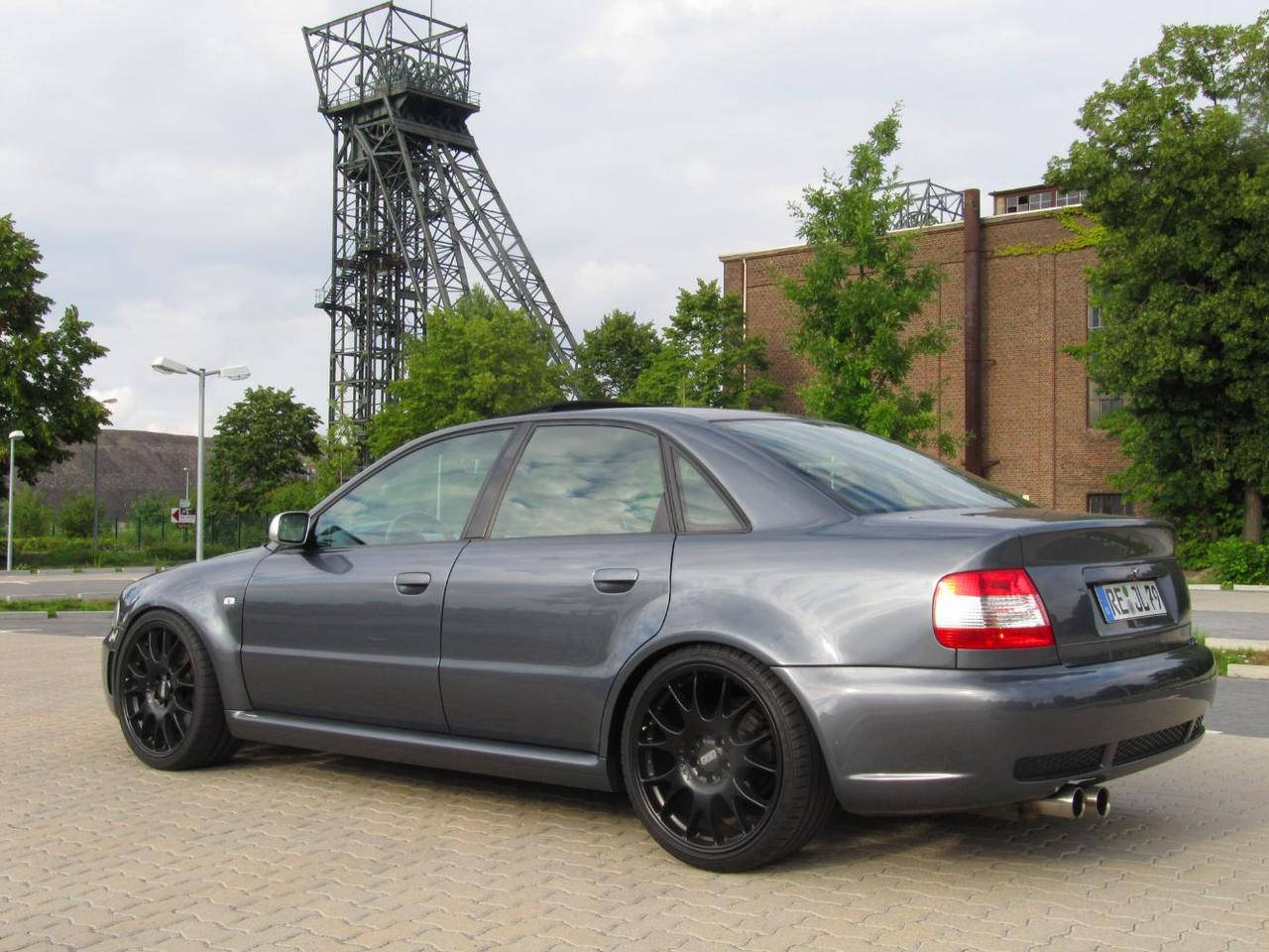 

Автофарба BASECOAT AUDI LX7Z Delfingrau 0,8L, Темно-серый
