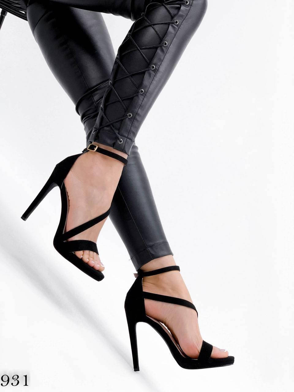 

Босоножки на каблуке эко-замша черные 38р.