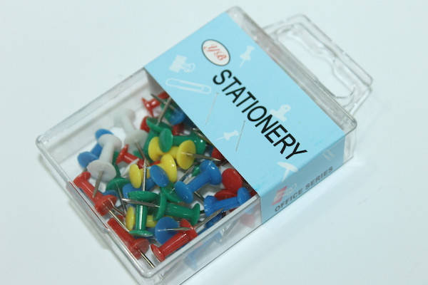 

Кнопки канцелярские (цветные,коробка) 50шт.