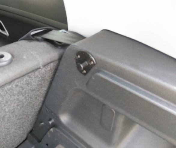 

Крючок задней полки багажника Skoda Fabia