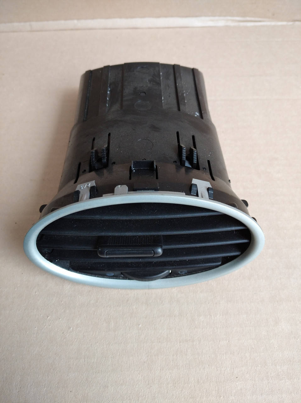 

Дефлектор воздушный FORD Focus MK2 04-08 4M51A014L21AD