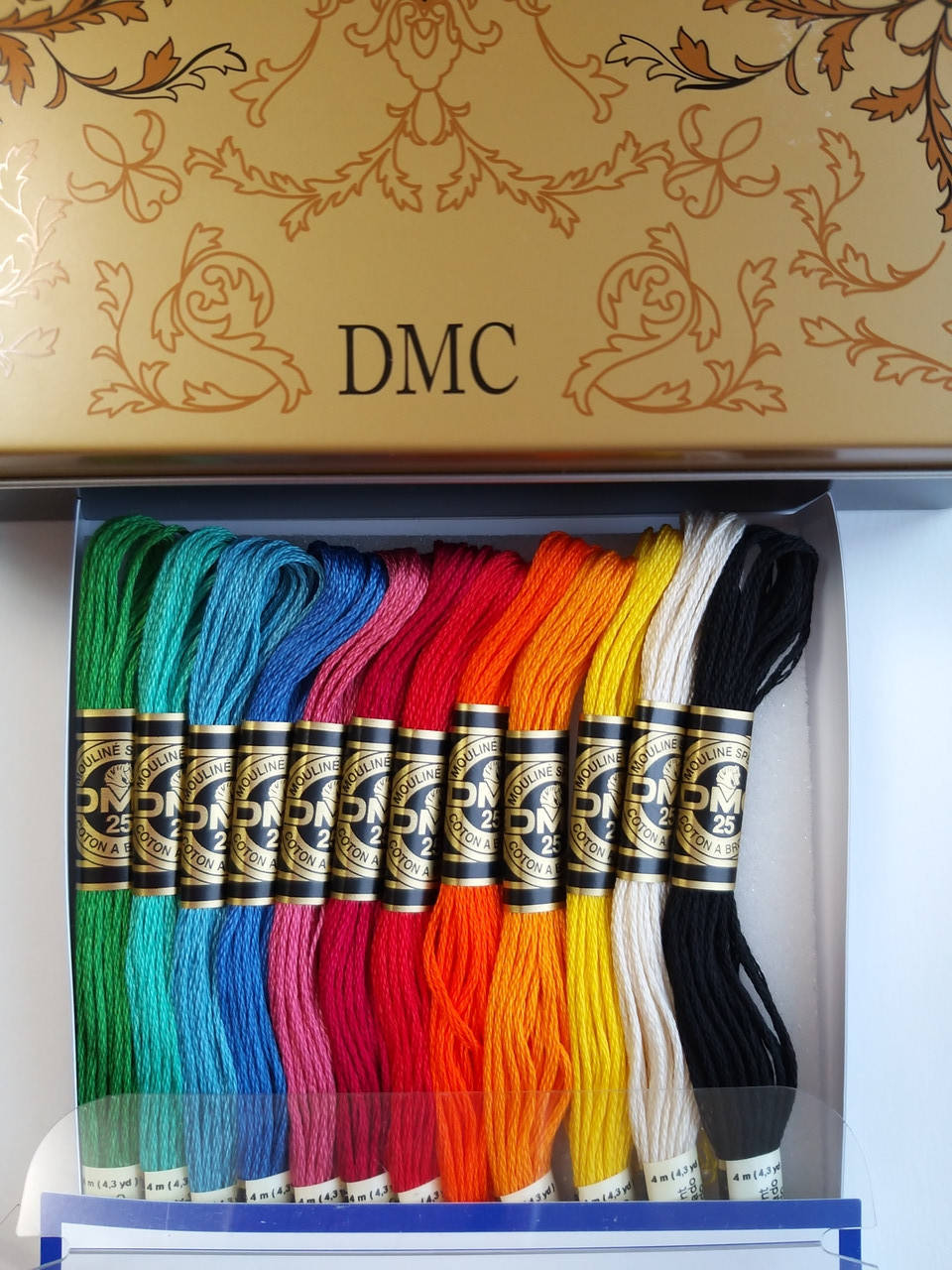 

Набор ниток мулине "Must Have" DMC Special 24 шт