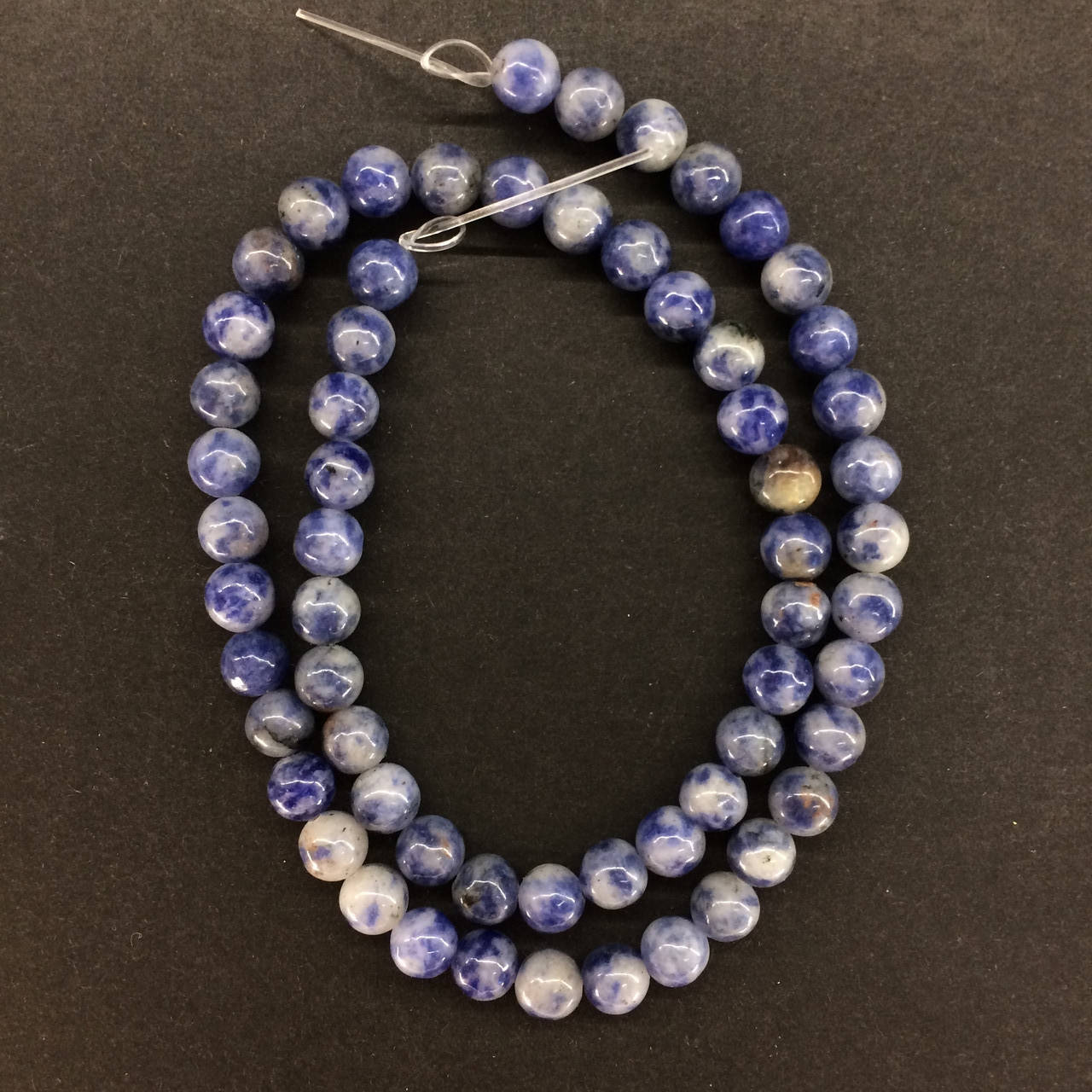 

Бусины на нитке натуральный камень Содалит гладкий шарик d=6мм L=37см