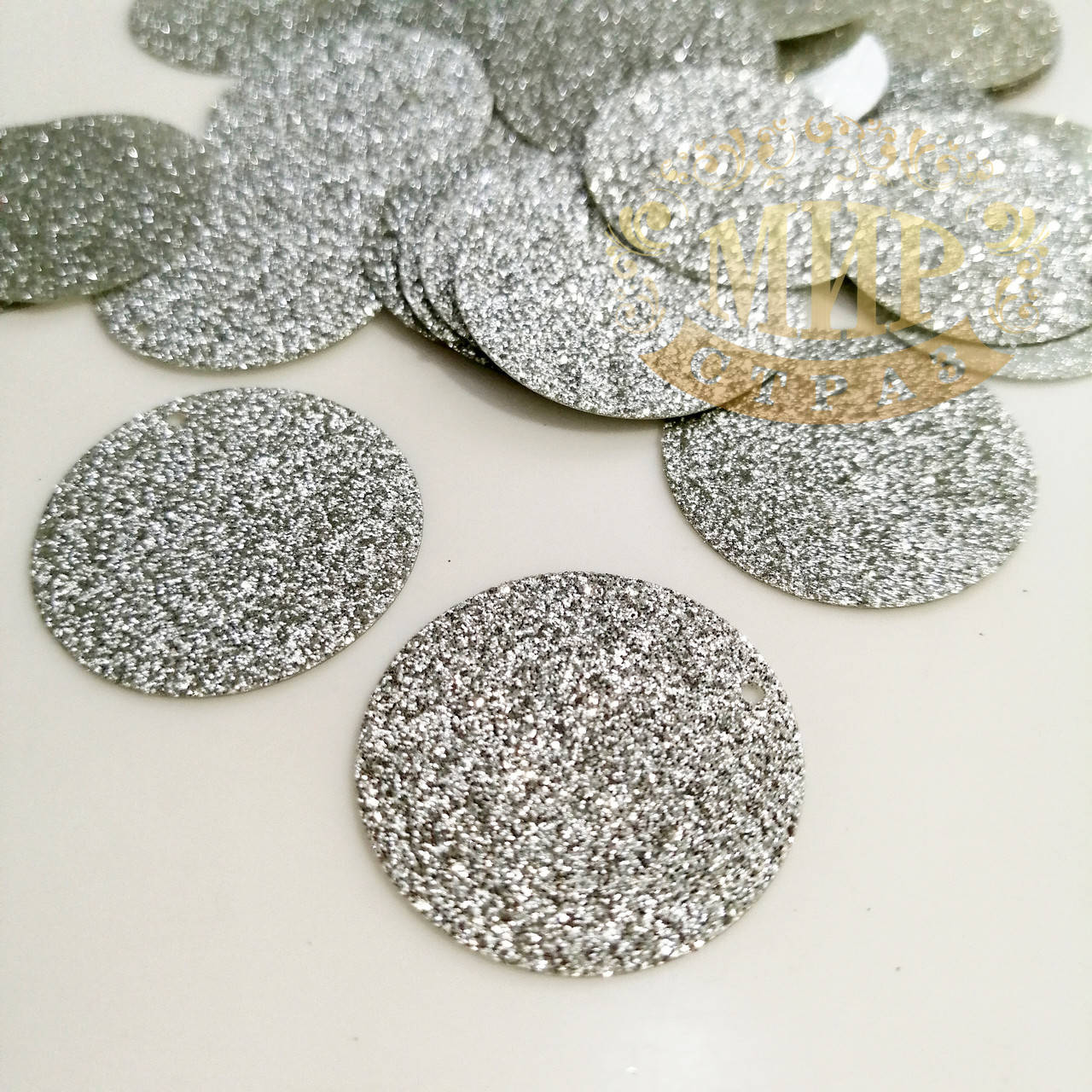 

Пайетки глиттерные 30мм, цвет Sparkle Silver, 100 шт