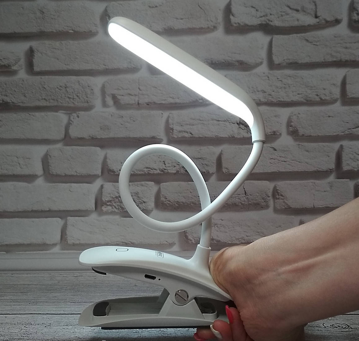 

Настольная лампа-прищепка Remax RT-E195 Dawn LED Lamp с аккумулятором, Белый
