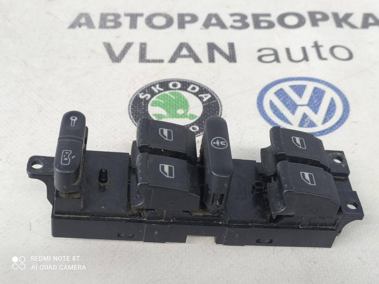 

Блок кнопок склопідіймача 1J4959857A Шкода Октавія Тур