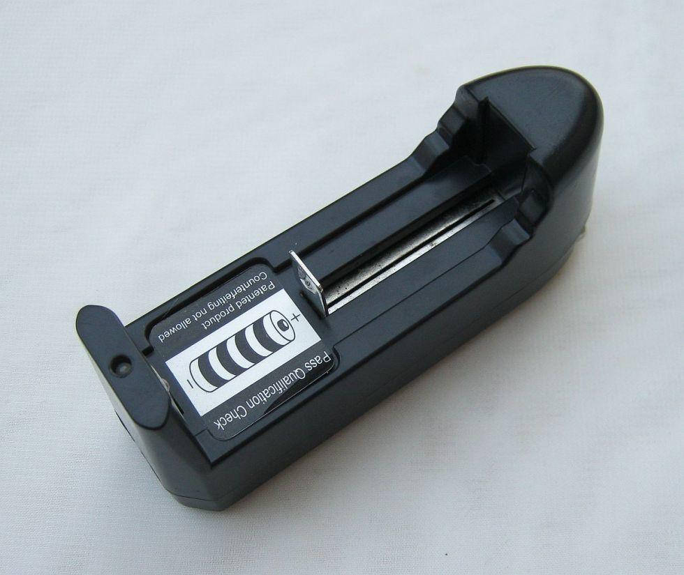 

Зарядное устройство для аккумуляторов 18650