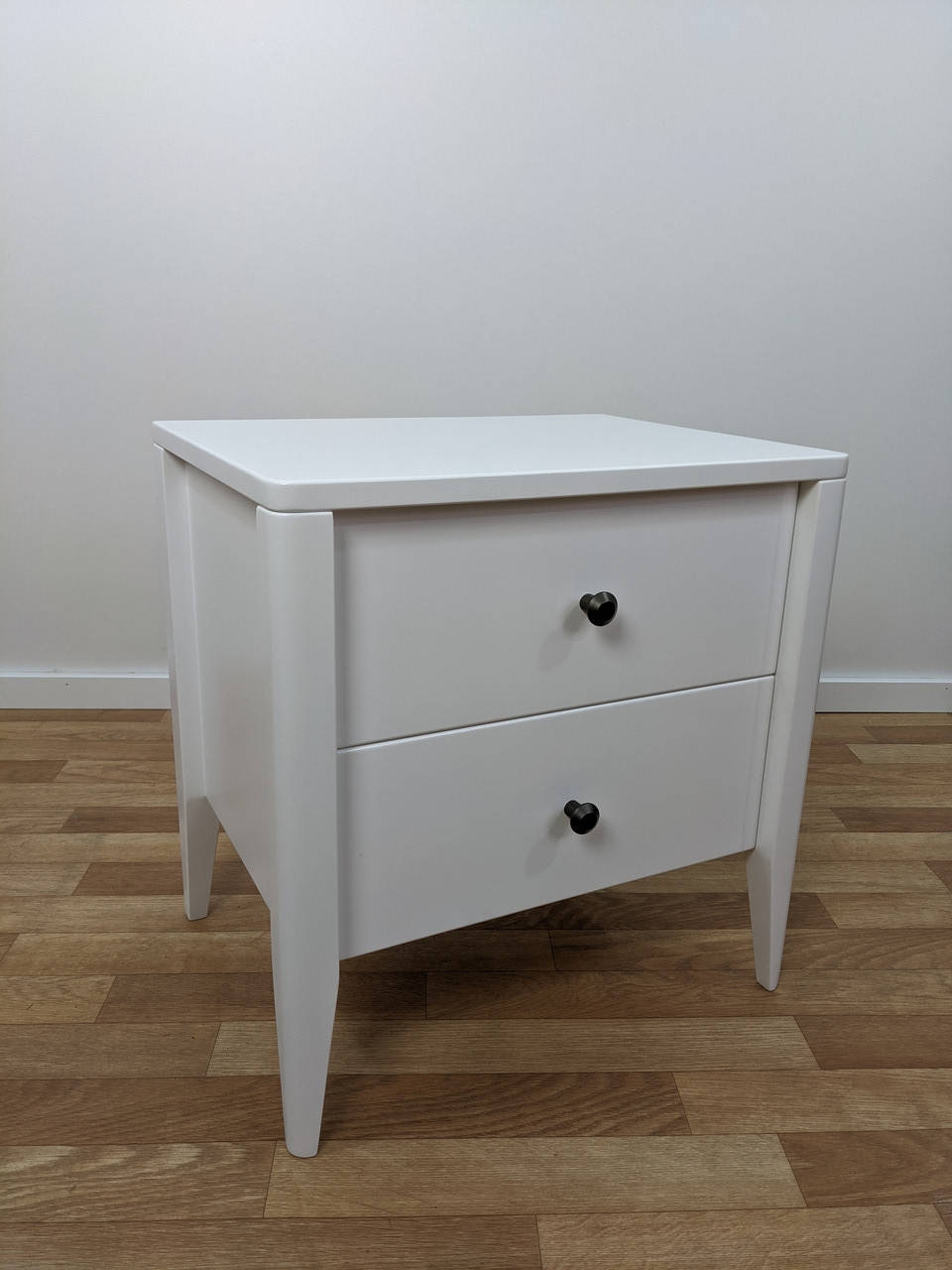 

Новая белая тумба "Хюгге" в скандинавском стиле