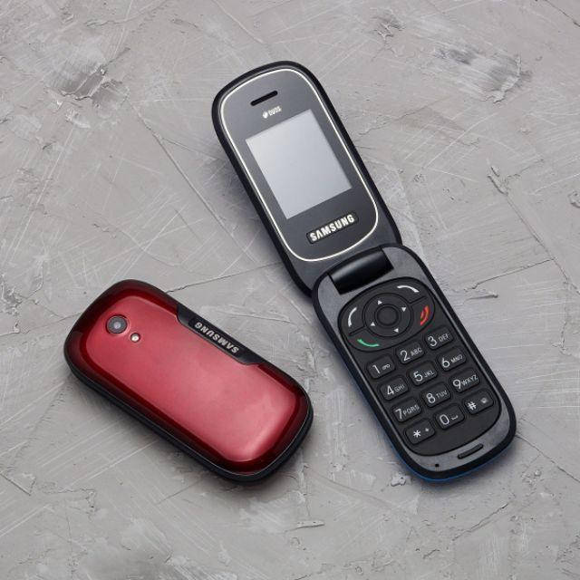 

Телефон мобильный раскладушка-флип Samsung F660 на 2 SIM красный