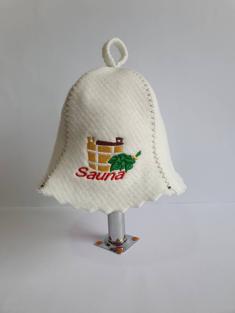 

Шапка для бані та сауни з яскравою вишивкою Кадушка Sauna з віником
