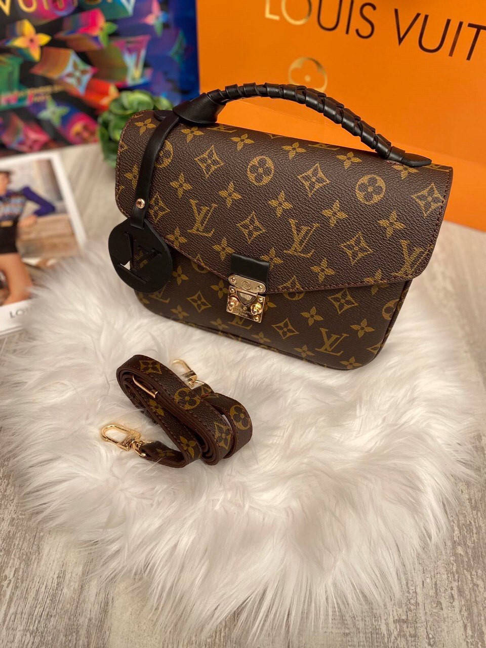

Модная женская коричневая сумка Louis Vuitton Луи Витон Metis, Коричневый