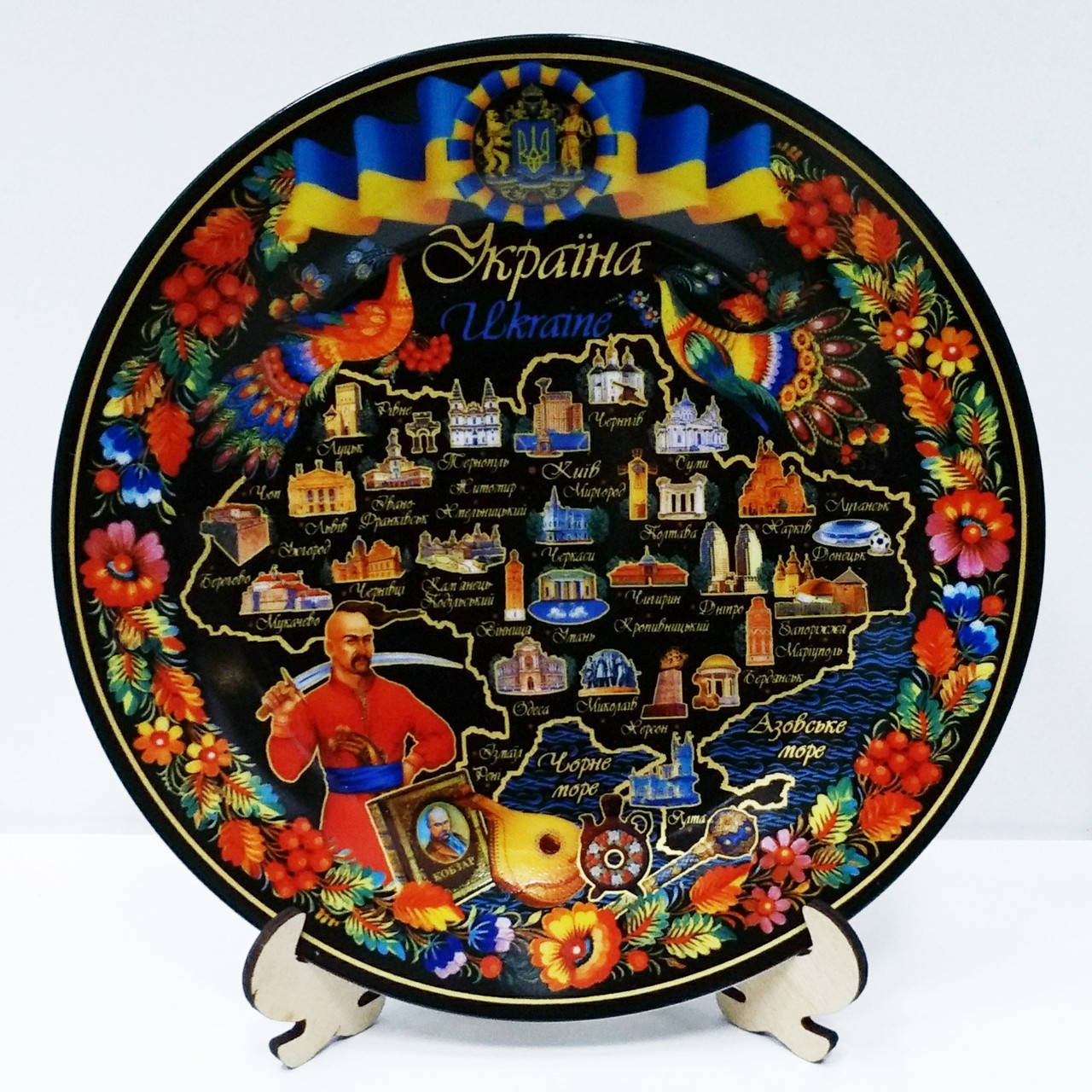 

Тарелка карта Украины , фарфор , диаметр 21 см .