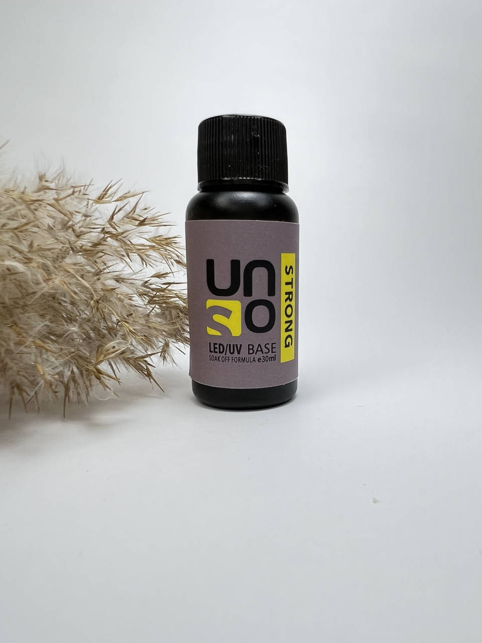 

Каучуковая базаStrong Uno base для маникюра 30 мл запаска