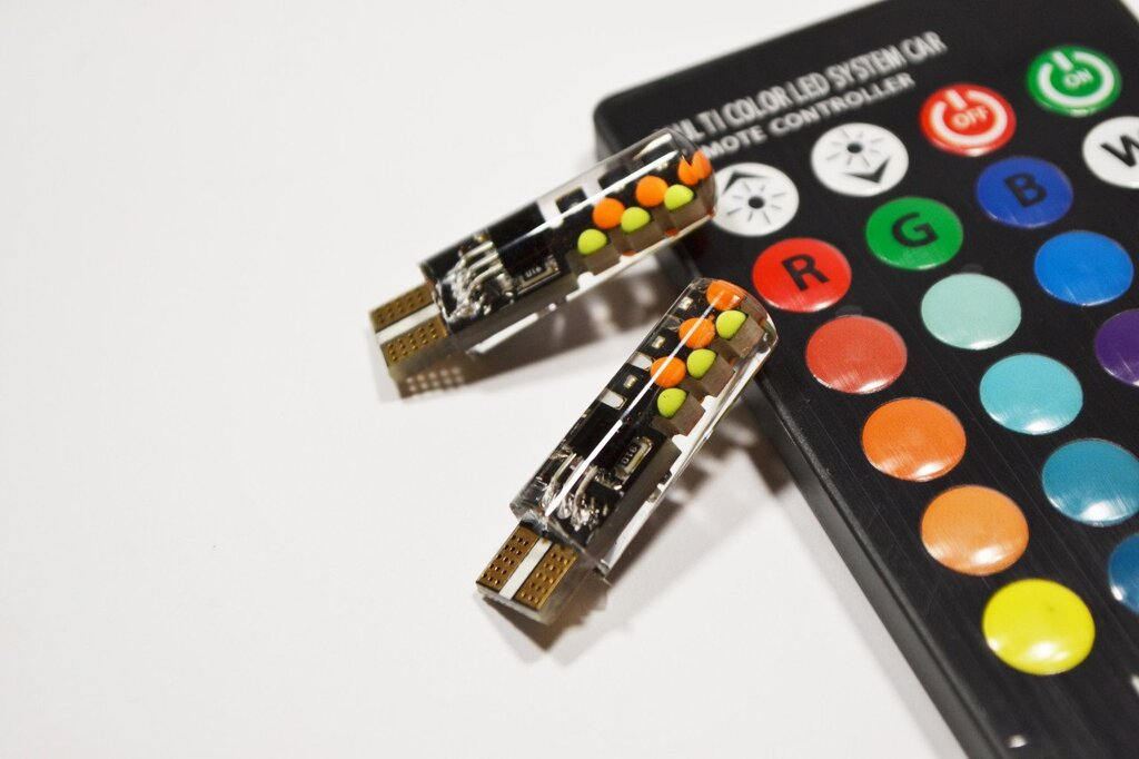 

Лампа диодная габарита безцокольная t10 w5w rgb led +пульт