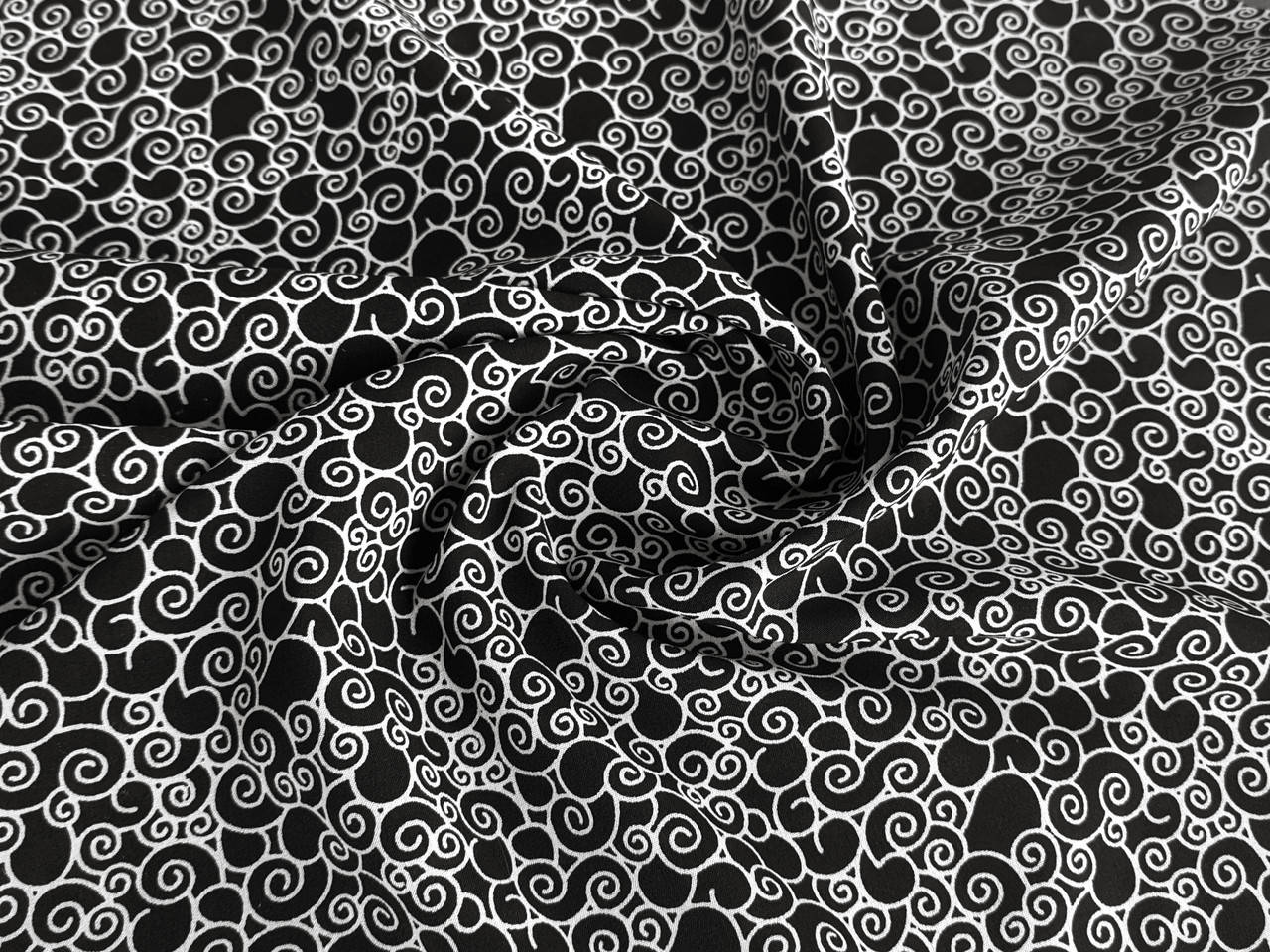 

Супер софт принт завитки орнамент, черный