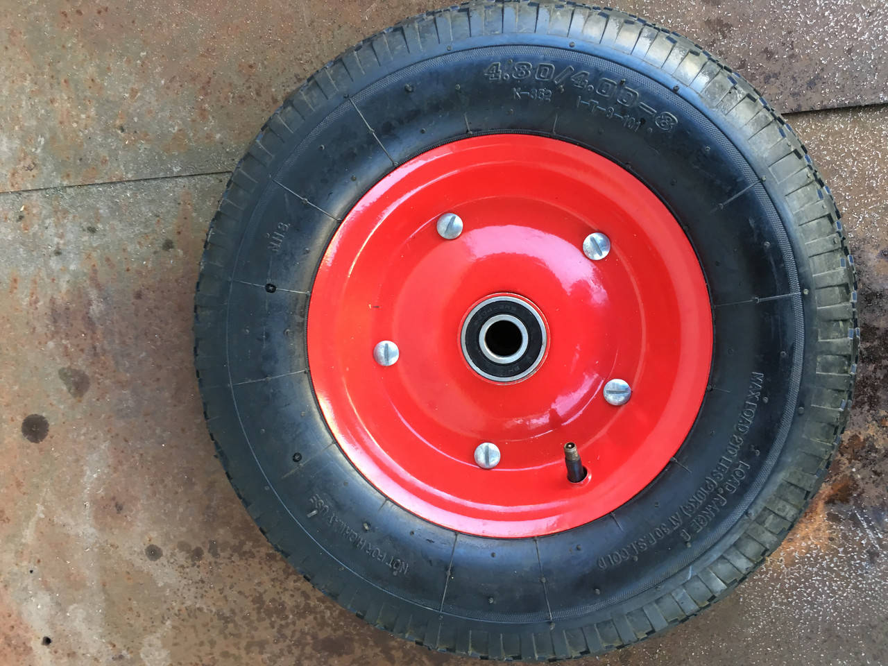 

Колесо к тачке 4,00-8 ось 20 мм (для садової тачкі)