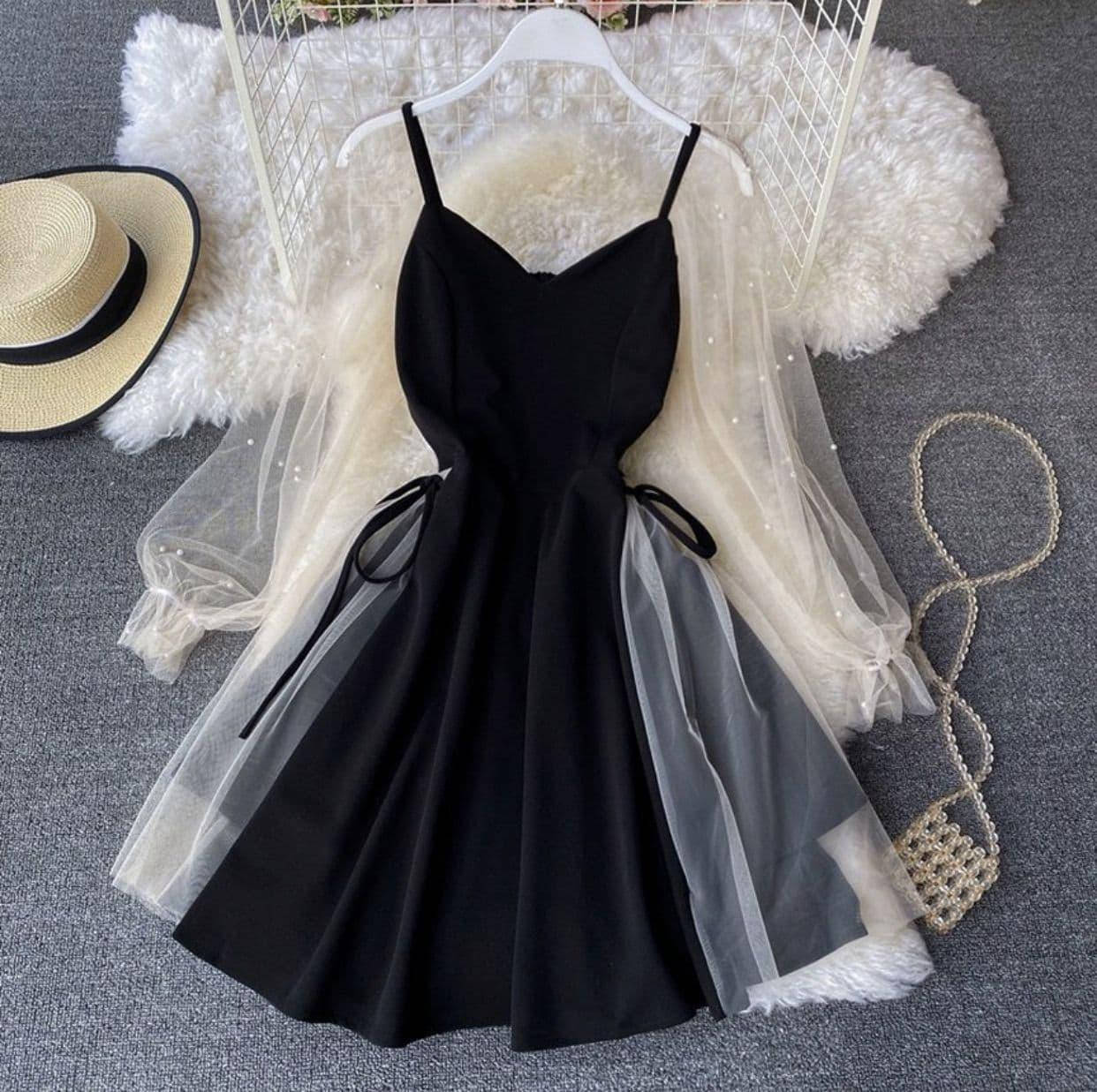 

Праздничное воздушное платье креп дайвинг, рукав сетка с бусинками