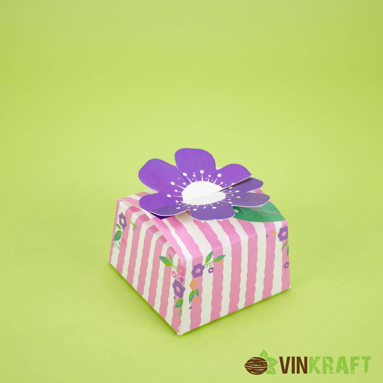 

Подарочная коробка 70*70*45 "Ромашка" фиолетовая, Фиолетовый