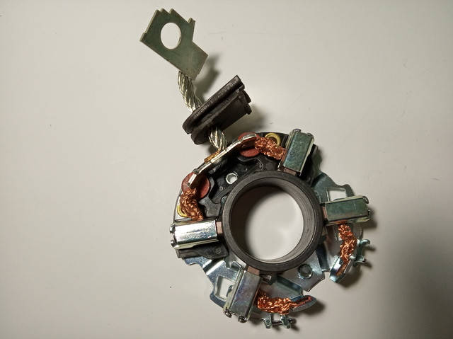 

Щеточный узел стартера Audi, Ford (Bosch) J557/SBH0020