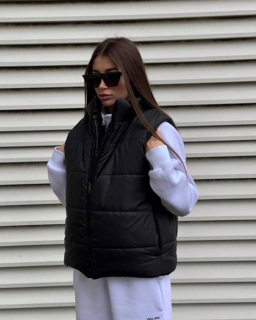 

Женская дутая жилетка на силиконе с карманами Размер: 42-44, 46-48, Черный