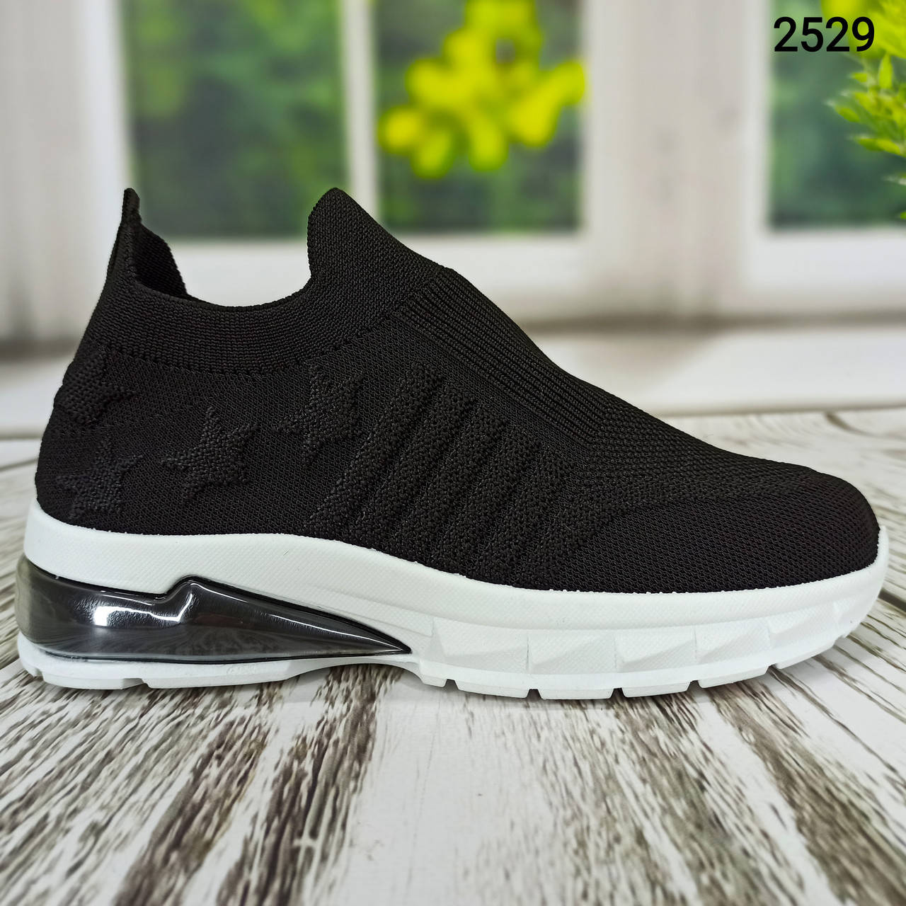 

Женские кроссовки черные текстильные без шнурков на объемной подошве, Черный