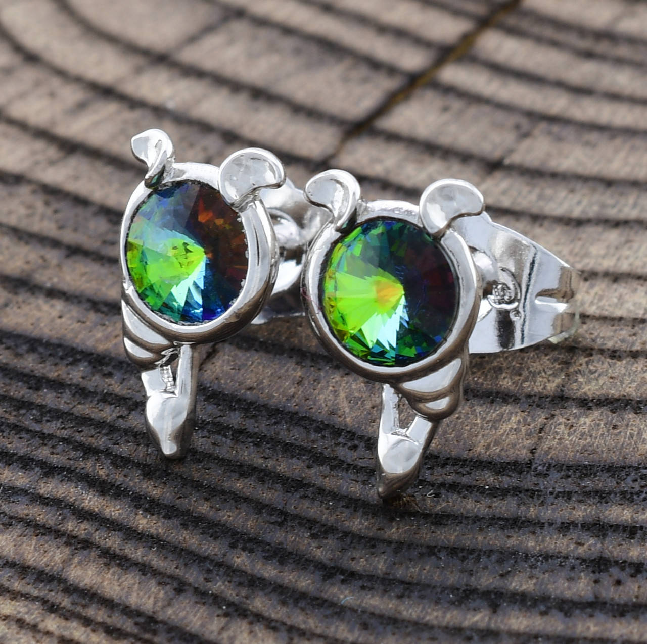 

Серьги с кристаллами Swarovski 83090 размер 12х7 мм вес 1.70 г цвет райское сияние позолота Белое Золото